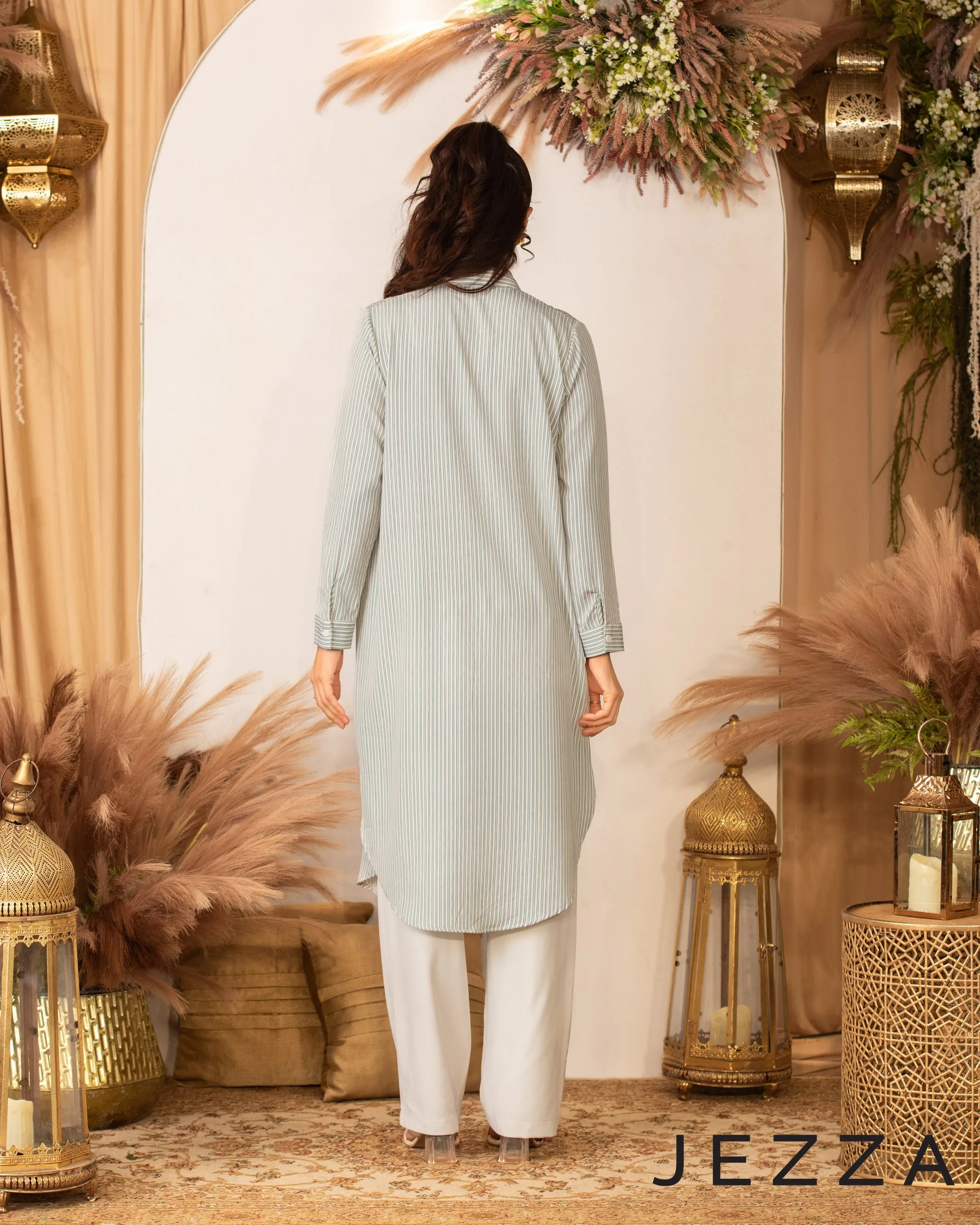 Below Knee-Length Button-Down Top 63502