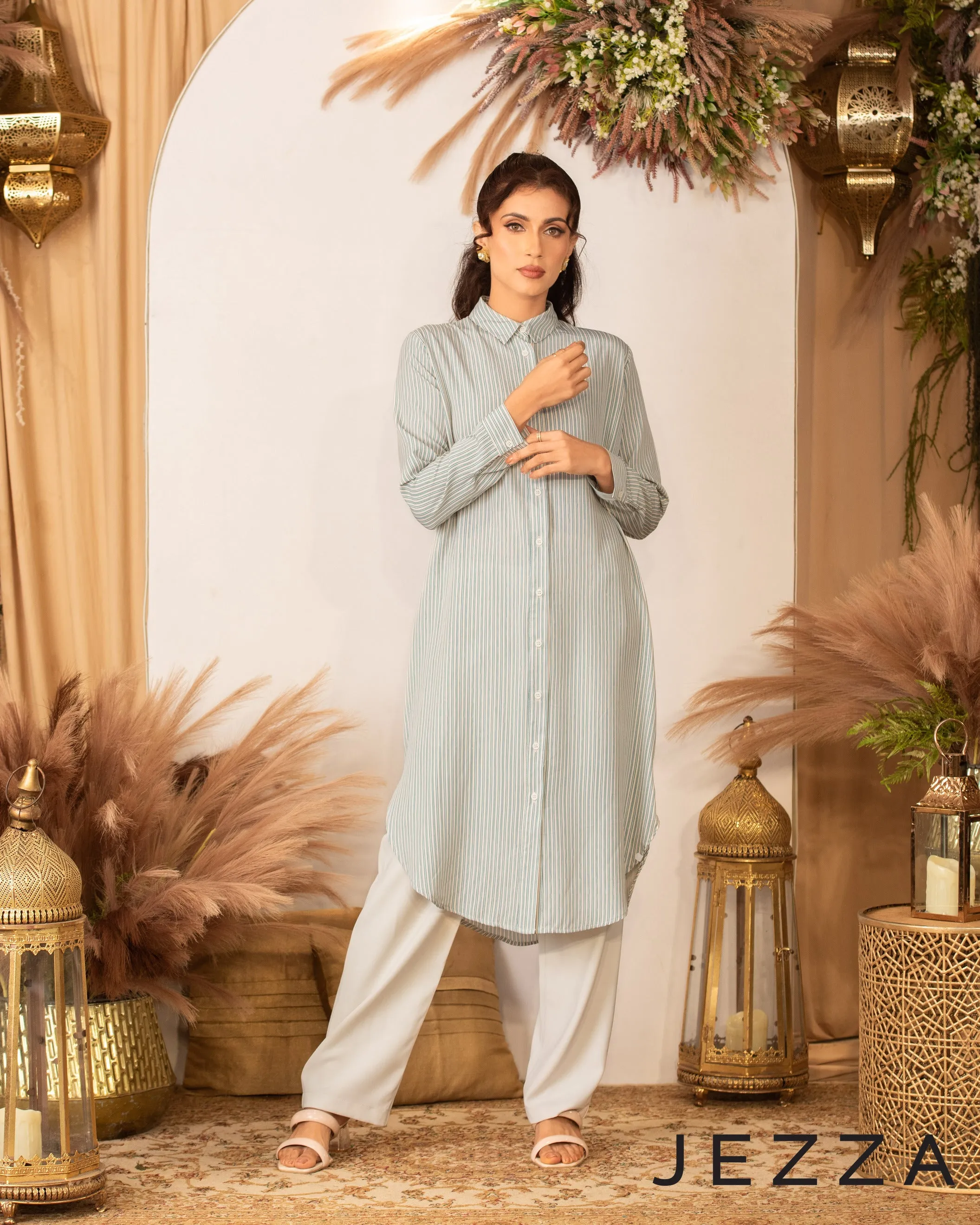 Below Knee-Length Button-Down Top 63502