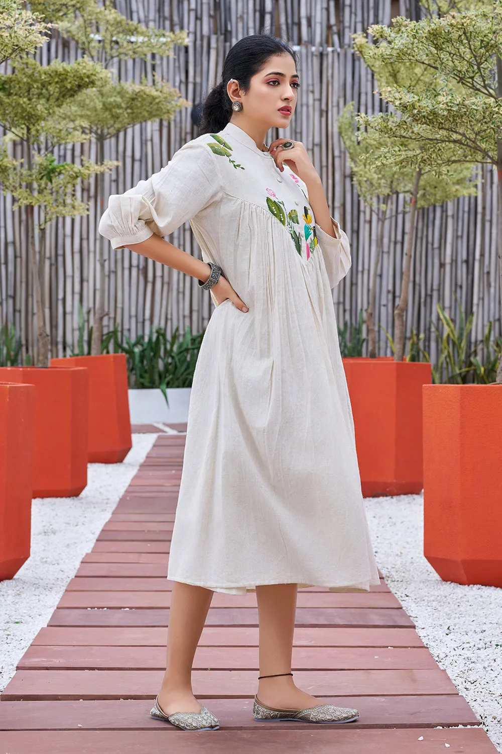 Off-white Casual Wear Hand-painted Dress With Stand Collar